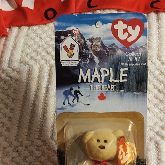 OH Canada bundle, FIFA 2015 world cup scarf, Beanie baby maple,shot glasses, - Picture 5 of 12